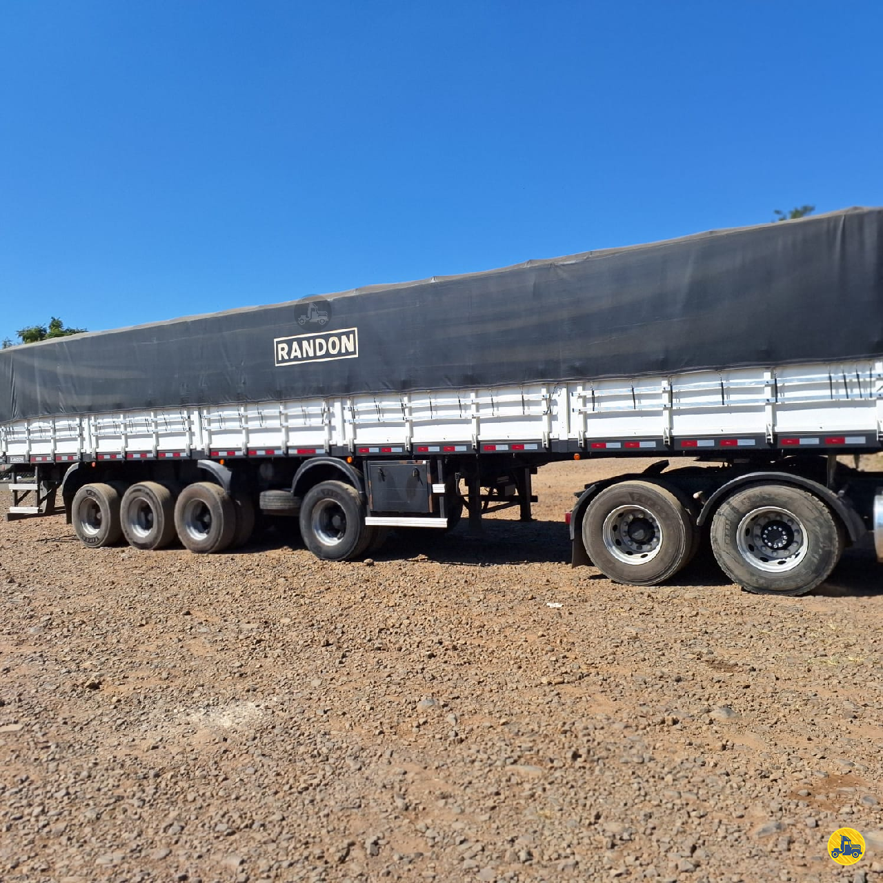 CARRETA SEMI-REBOQUE GRANELEIRO Rodozan Implementos Rodoviários - Librelato ITAPETININGA SÃO PAULO SP
